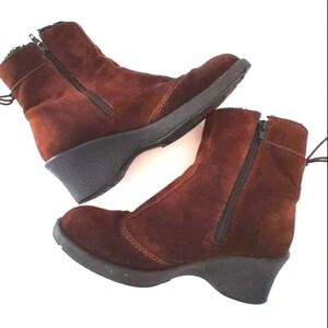 2/$35Fleece Lined Winter zip up Above ankle boots AMi  Brown Suede material Sz 8